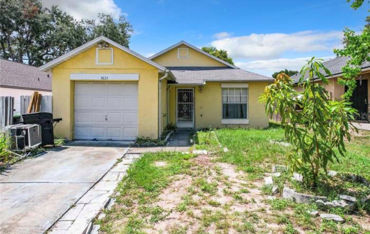 Single Family Residence in ORLANDO, FL - Daniel Dourado