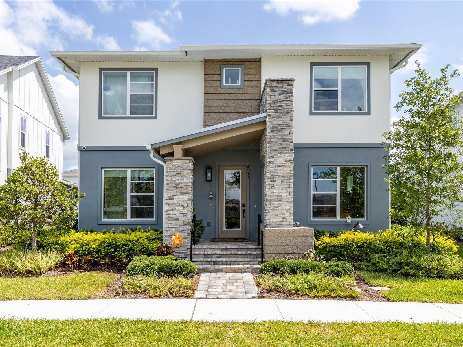 Single Family Residence in ORLANDO, FL - Daniel Dourado