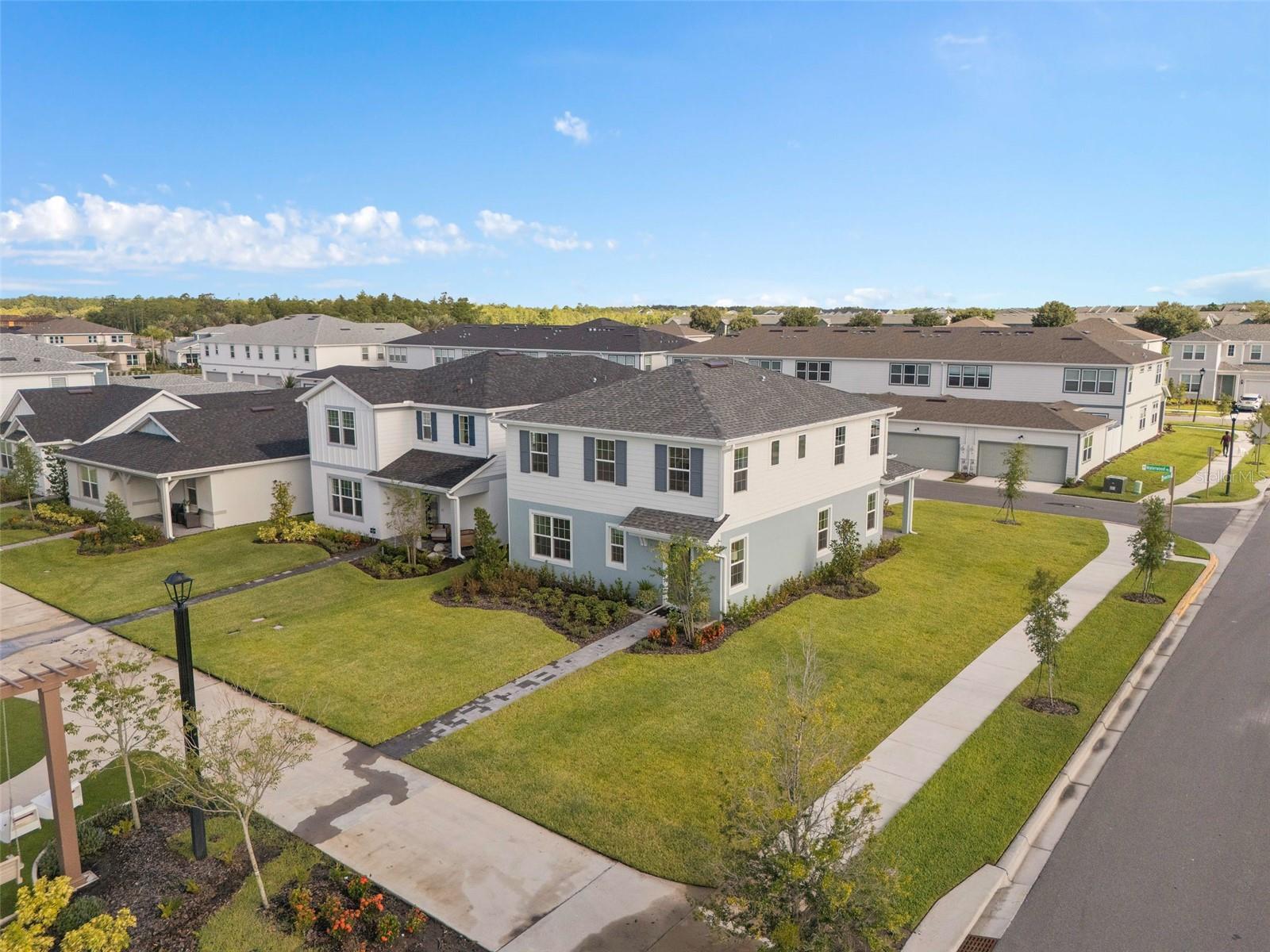 Single Family Residence in ORLANDO, FL - Daniel Dourado