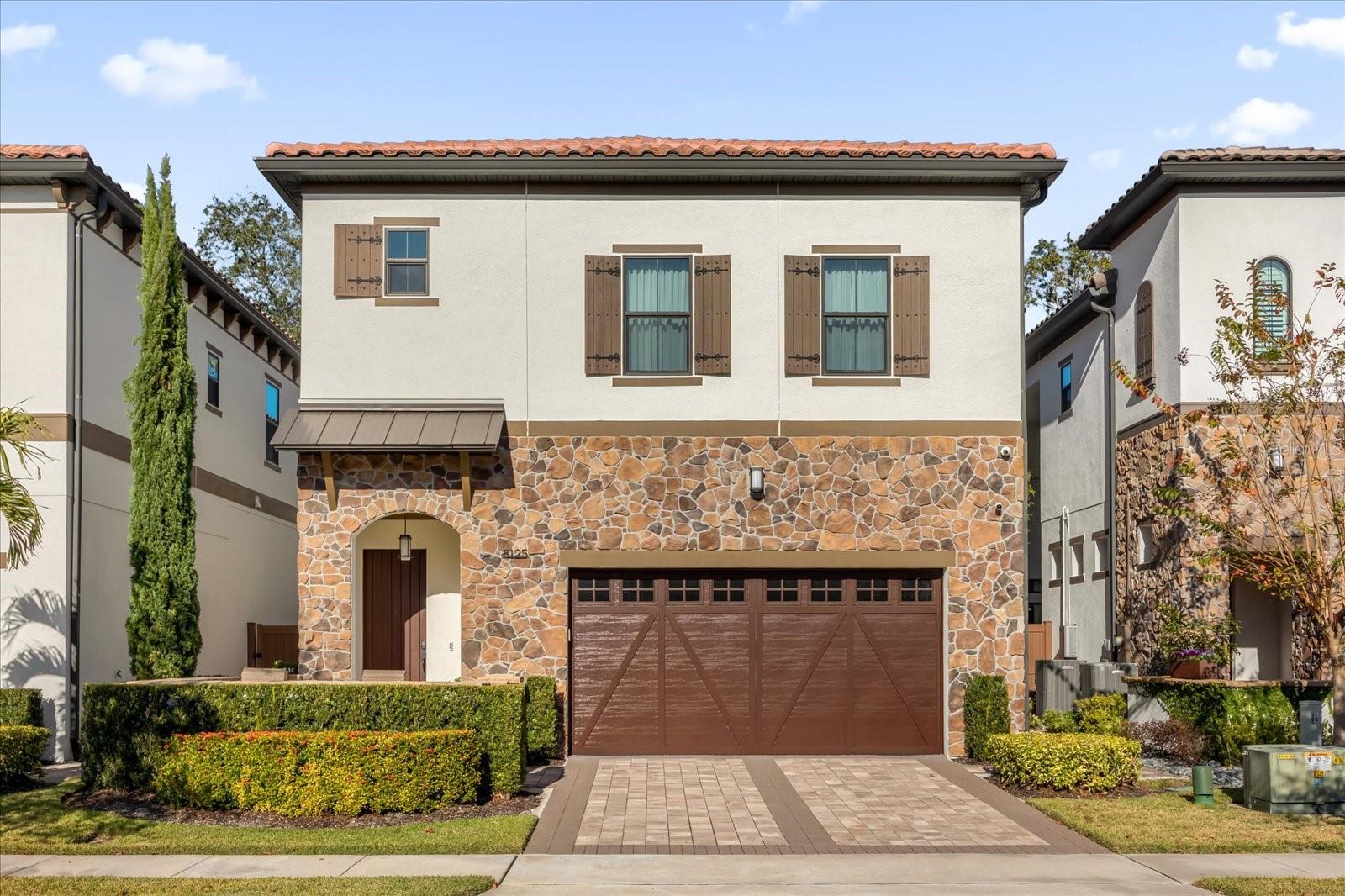 Single Family Residence in ORLANDO, FL - Daniel Dourado