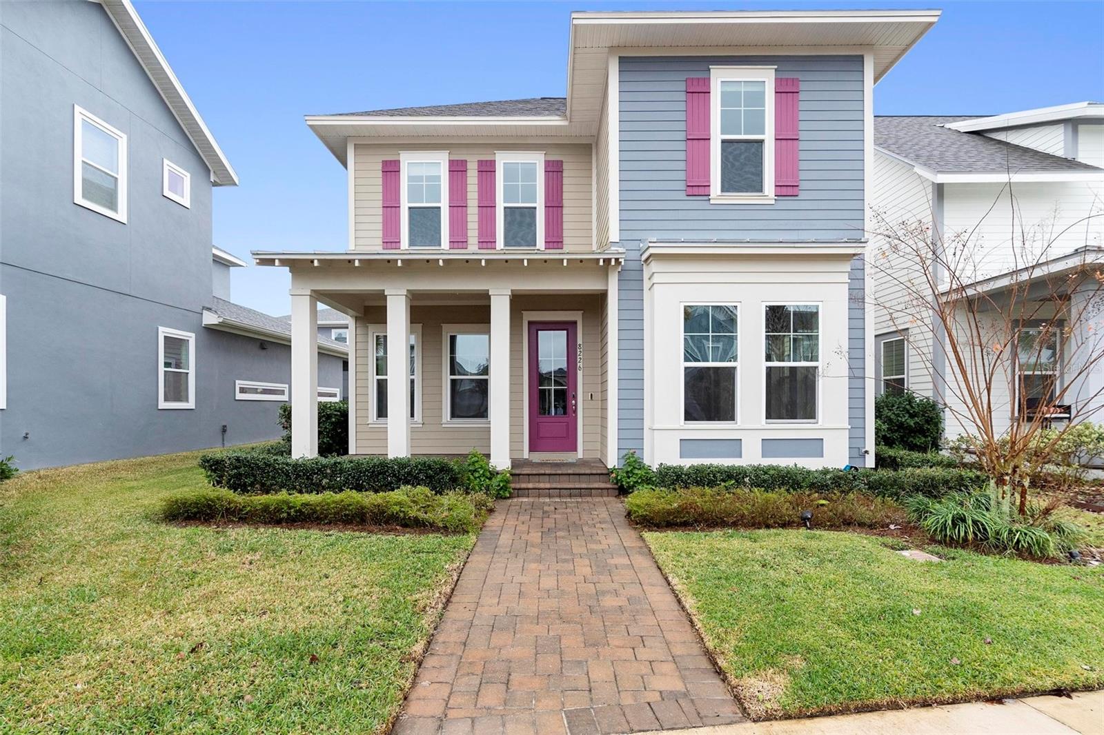 Single Family Residence in ORLANDO, FL - Daniel Dourado