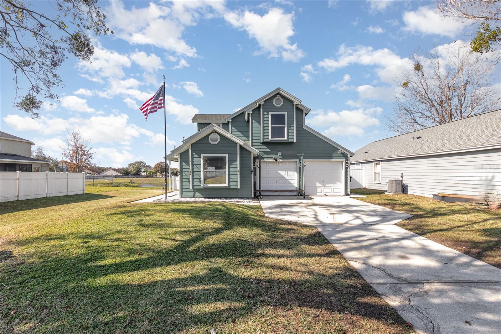 Single Family Residence in ORLANDO, FL - Daniel Dourado