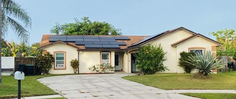 Single Family Residence in ORLANDO, FL - Daniel Dourado