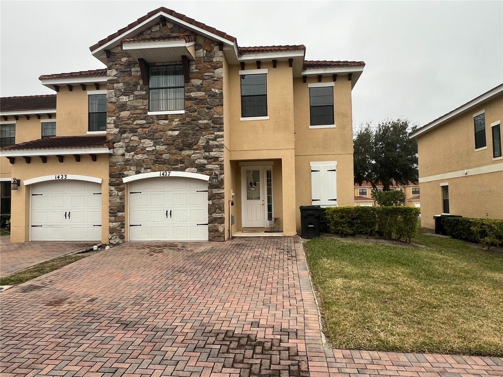 Townhouse in KISSIMMEE, FL - Daniel Dourado