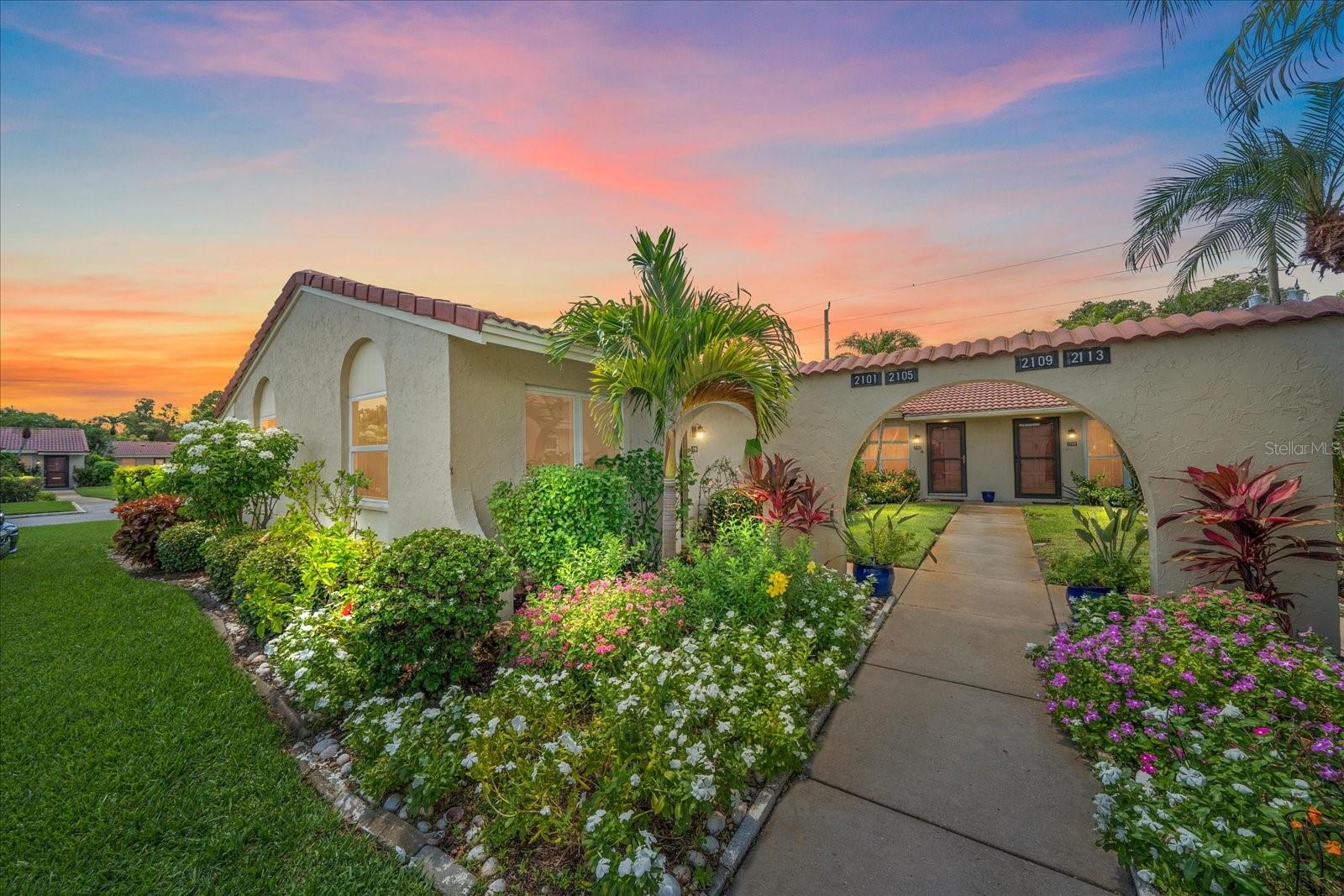 Condominium in SARASOTA, FL - Daniel Dourado