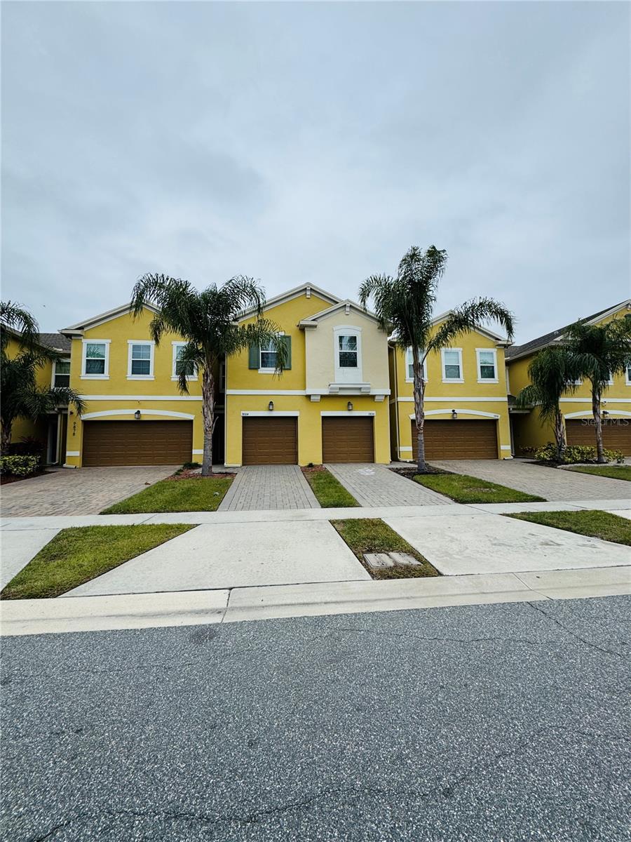 Townhouse in ORLANDO, FL - Daniel Dourado