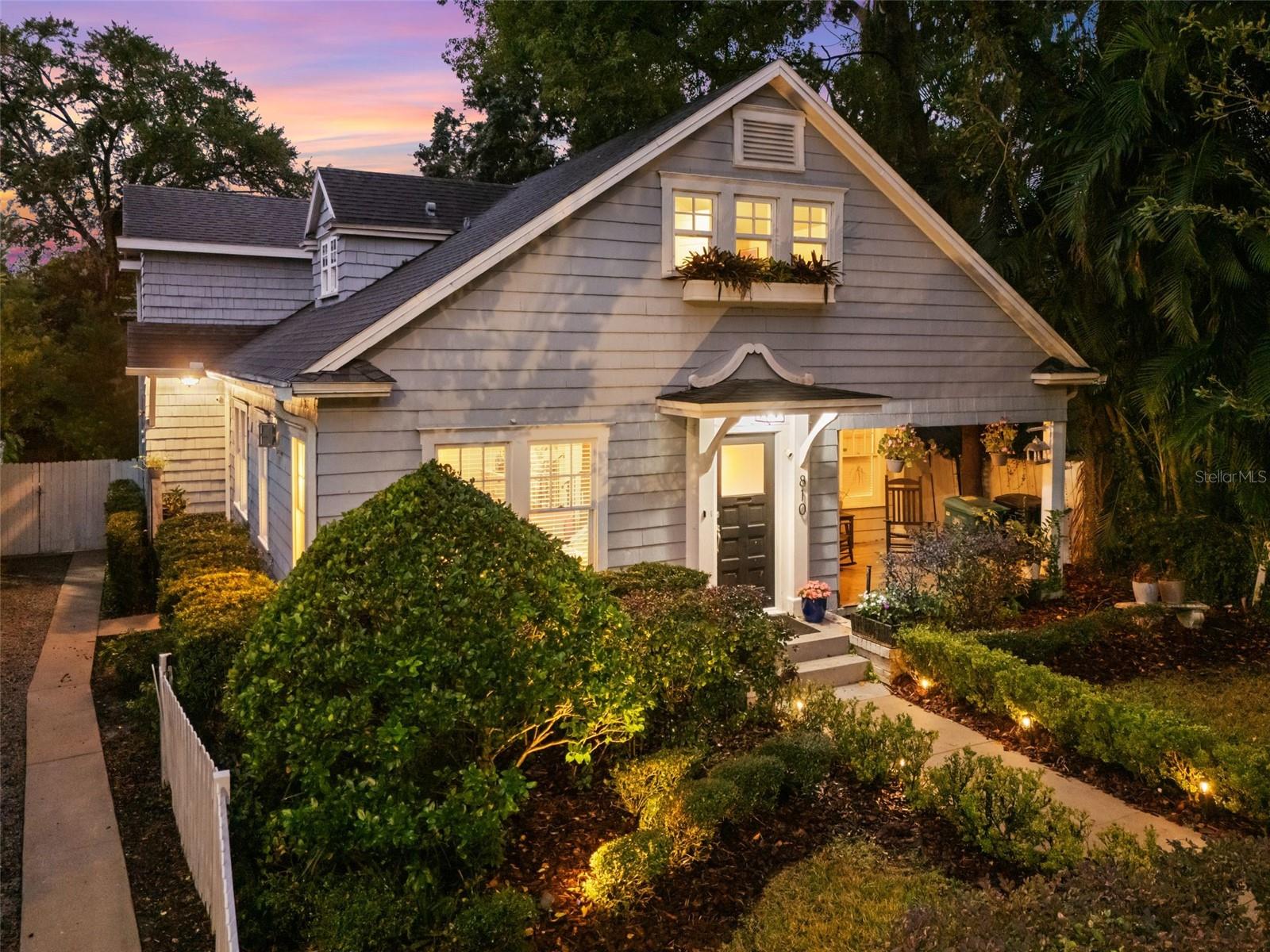 Single Family Residence in ORLANDO, FL - Daniel Dourado