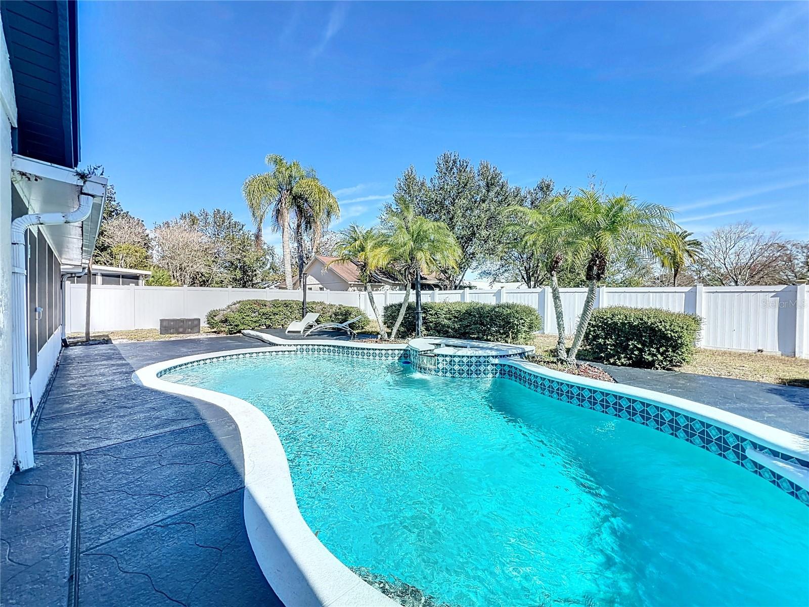 Single Family Residence in ORLANDO, FL - Daniel Dourado