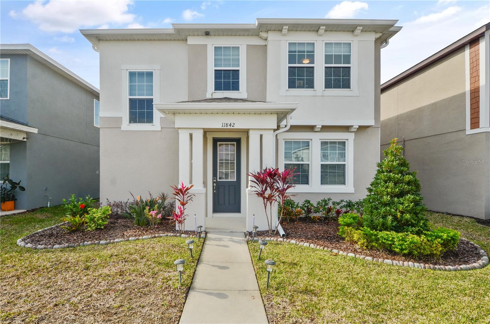 Single Family Residence in ORLANDO, FL - Daniel Dourado