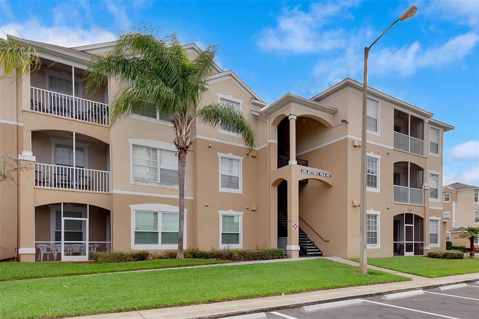 Condominium in KISSIMMEE, FL - Daniel Dourado