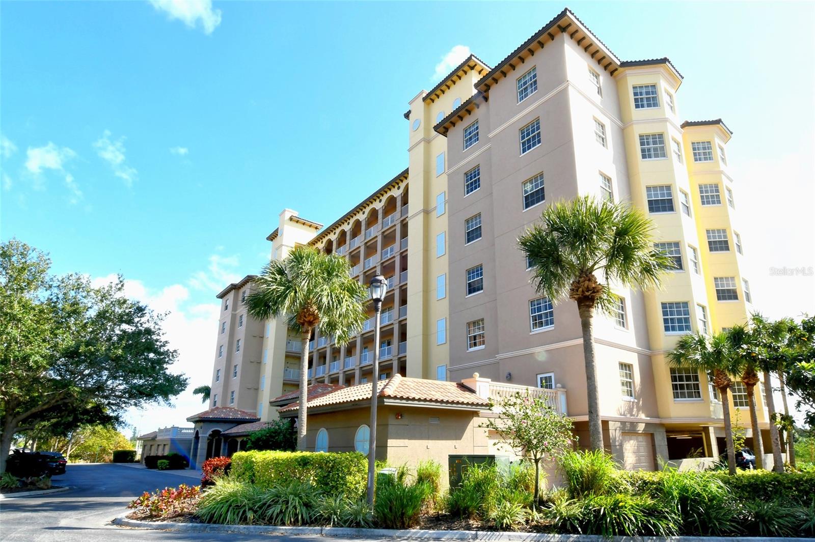 Condominium in SARASOTA, FL - Daniel Dourado