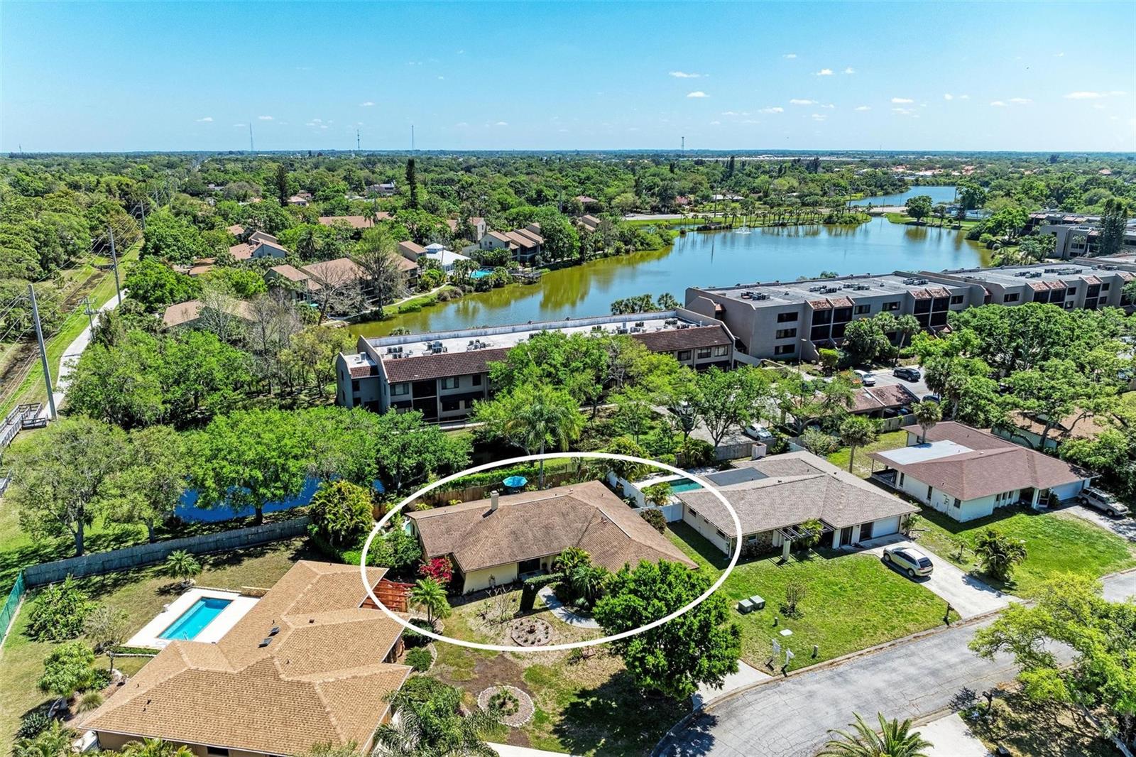 Single Family Residence in SARASOTA, FL - Daniel Dourado