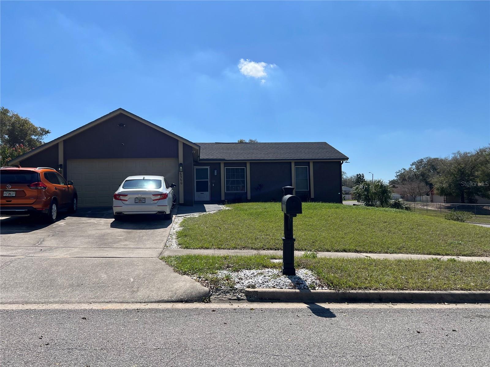 Single Family Residence in ORLANDO, FL - Daniel Dourado