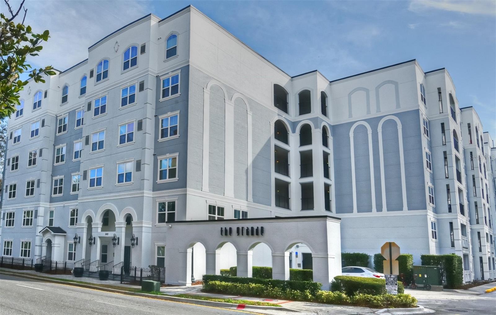 Condominium in ORLANDO, FL - Daniel Dourado