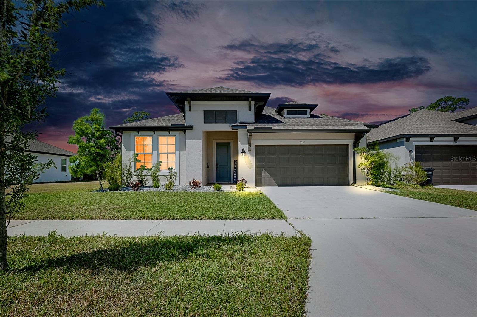 Single Family Residence in SARASOTA, FL - Daniel Dourado