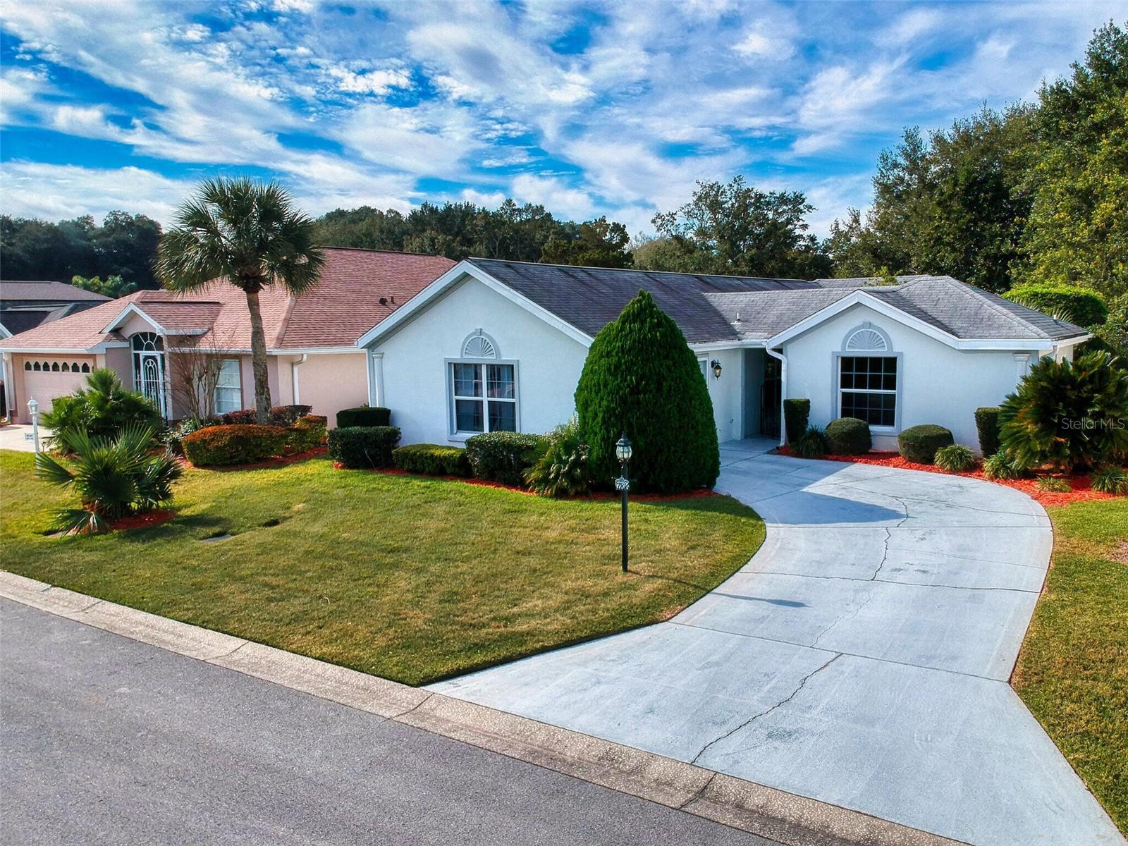 Single Family Residence em SUMMERFIELD, FL - Daniel Dourado