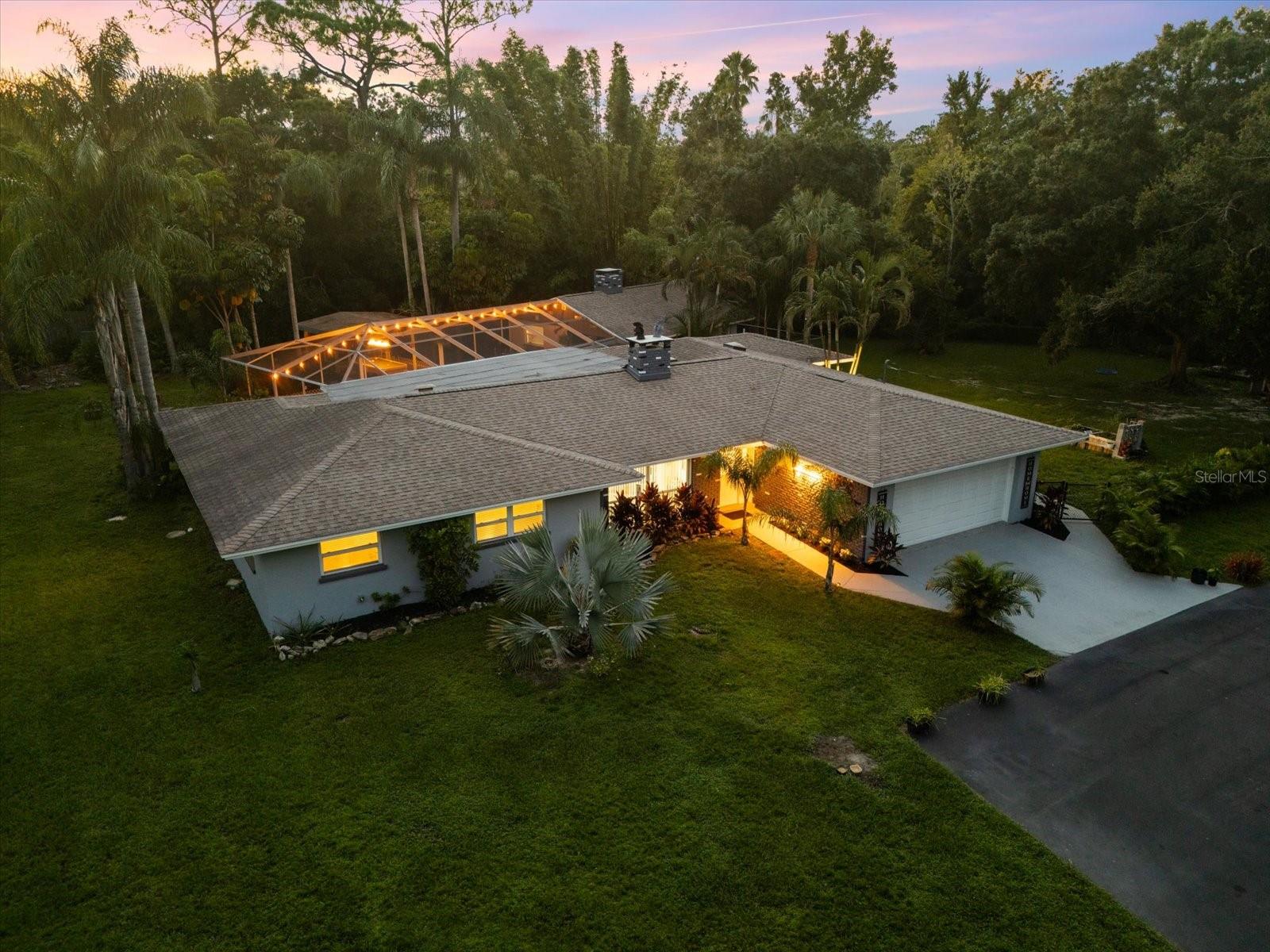 Single Family Residence in SARASOTA, FL - Daniel Dourado