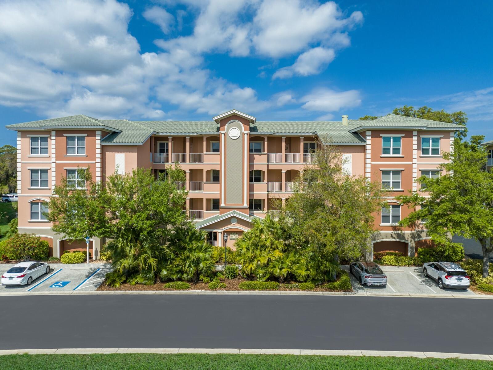 Condominium in SARASOTA, FL - Daniel Dourado