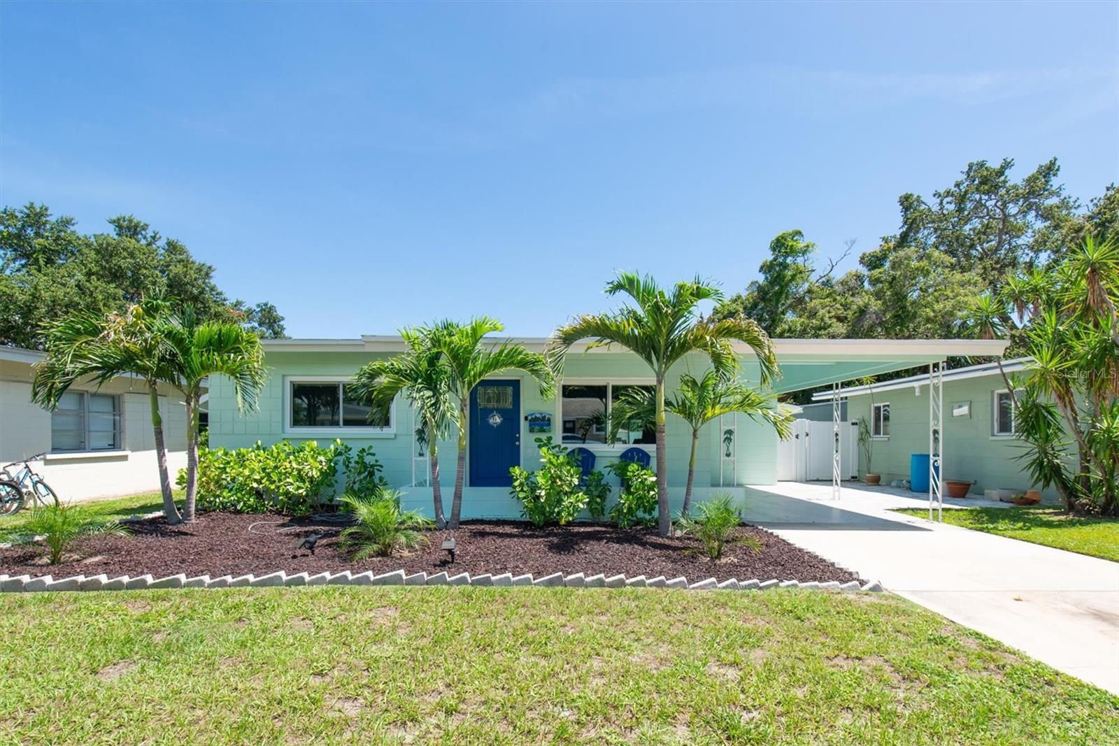 Single Family Residence em ST PETERSBURG, FL - Daniel Dourado