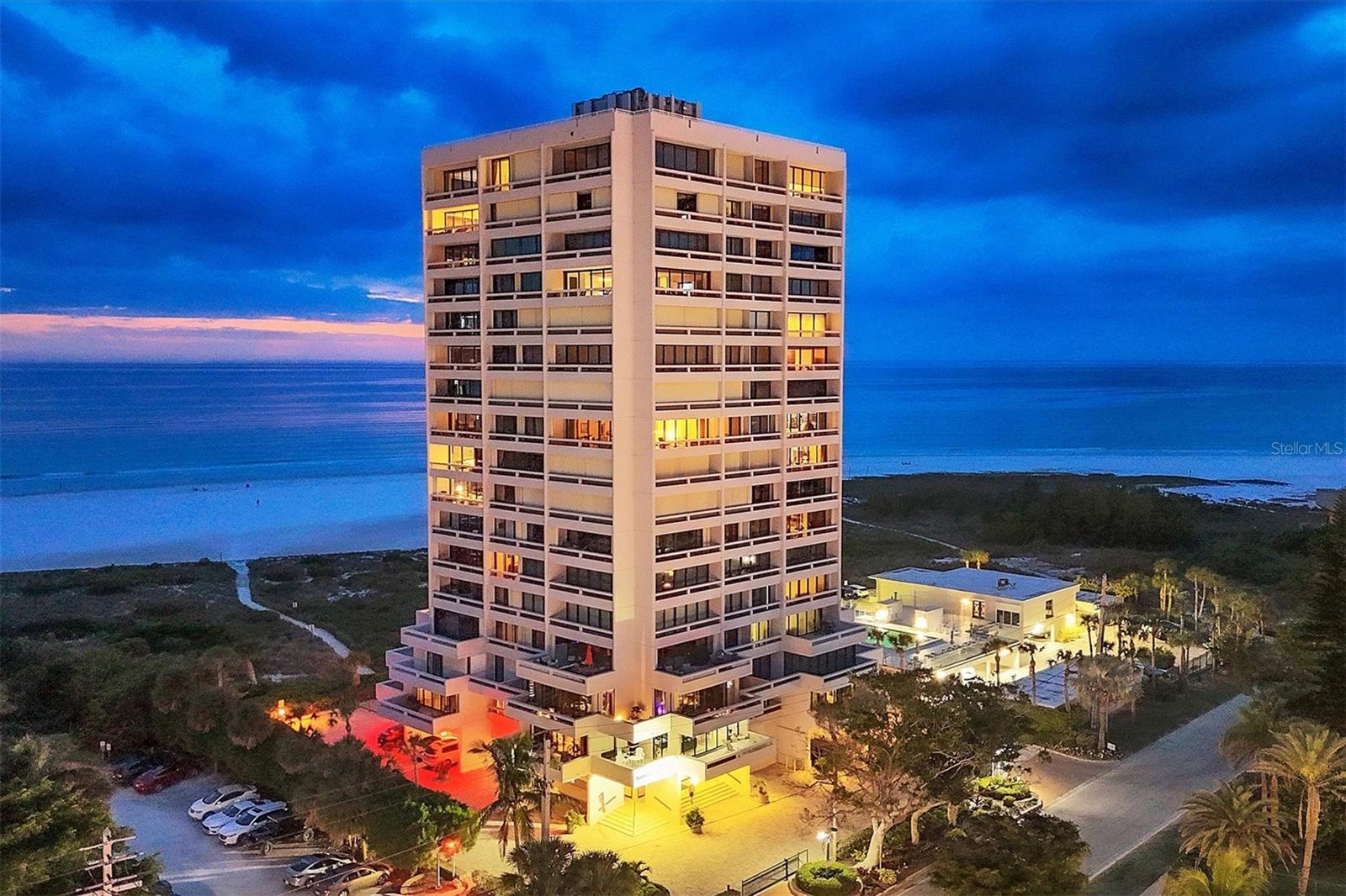 Condominium in SARASOTA, FL - Daniel Dourado