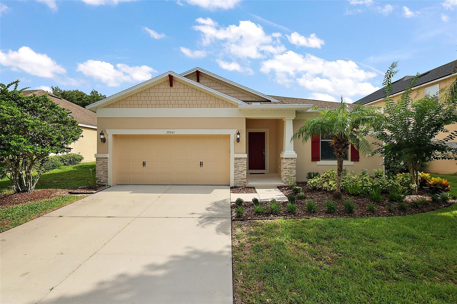 Single Family Residence em MOUNT DORA, FL - Daniel Dourado