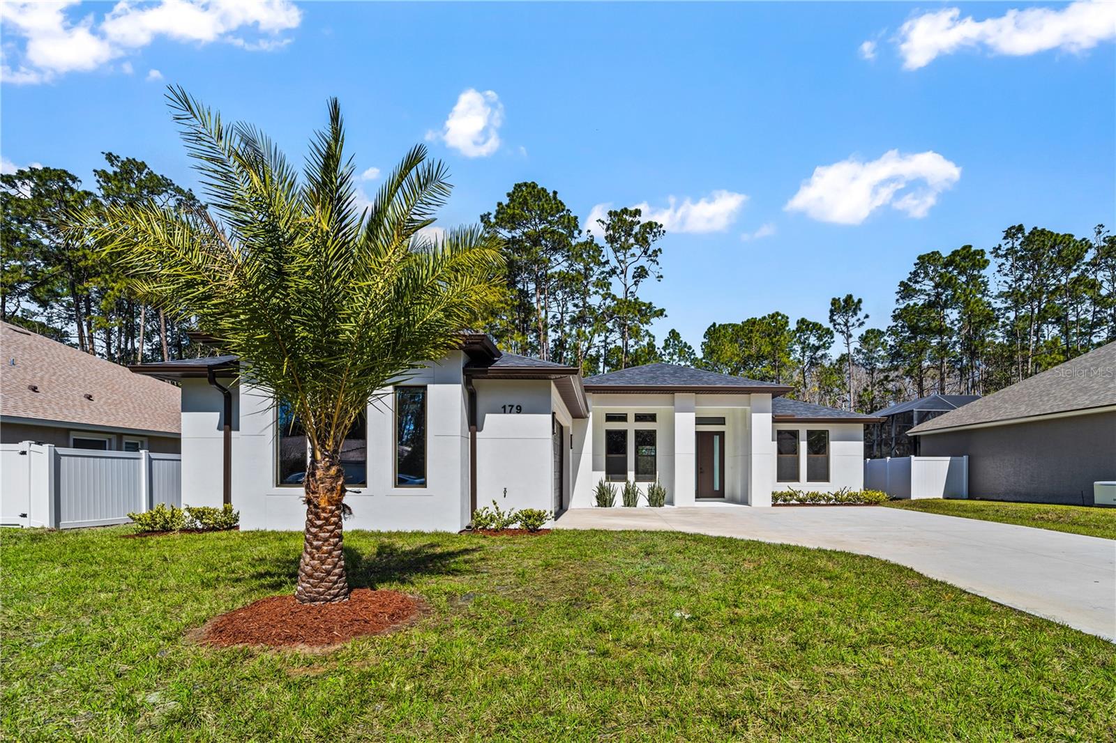 Single Family Residence in PALM COAST, FL - Daniel Dourado