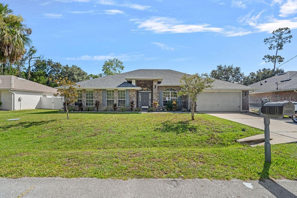 Single Family Residence in PALM COAST, FL - Daniel Dourado