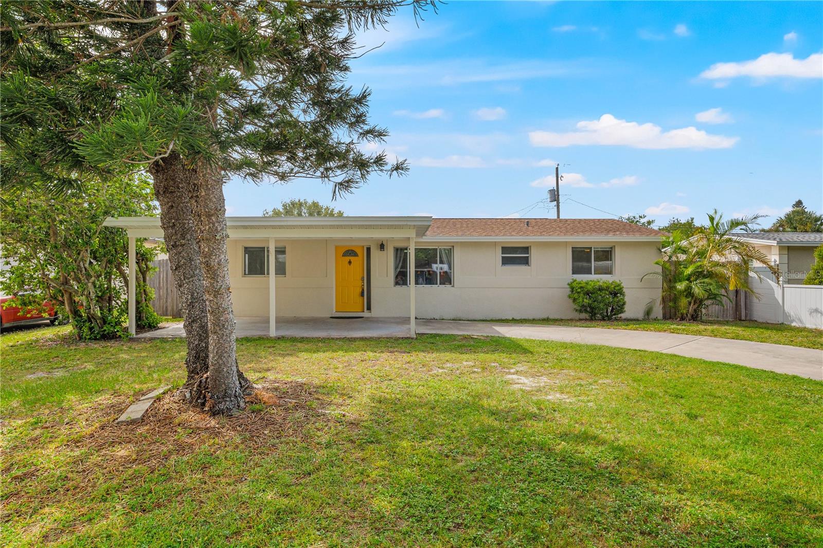 Single Family Residence em ST PETERSBURG, FL - Daniel Dourado