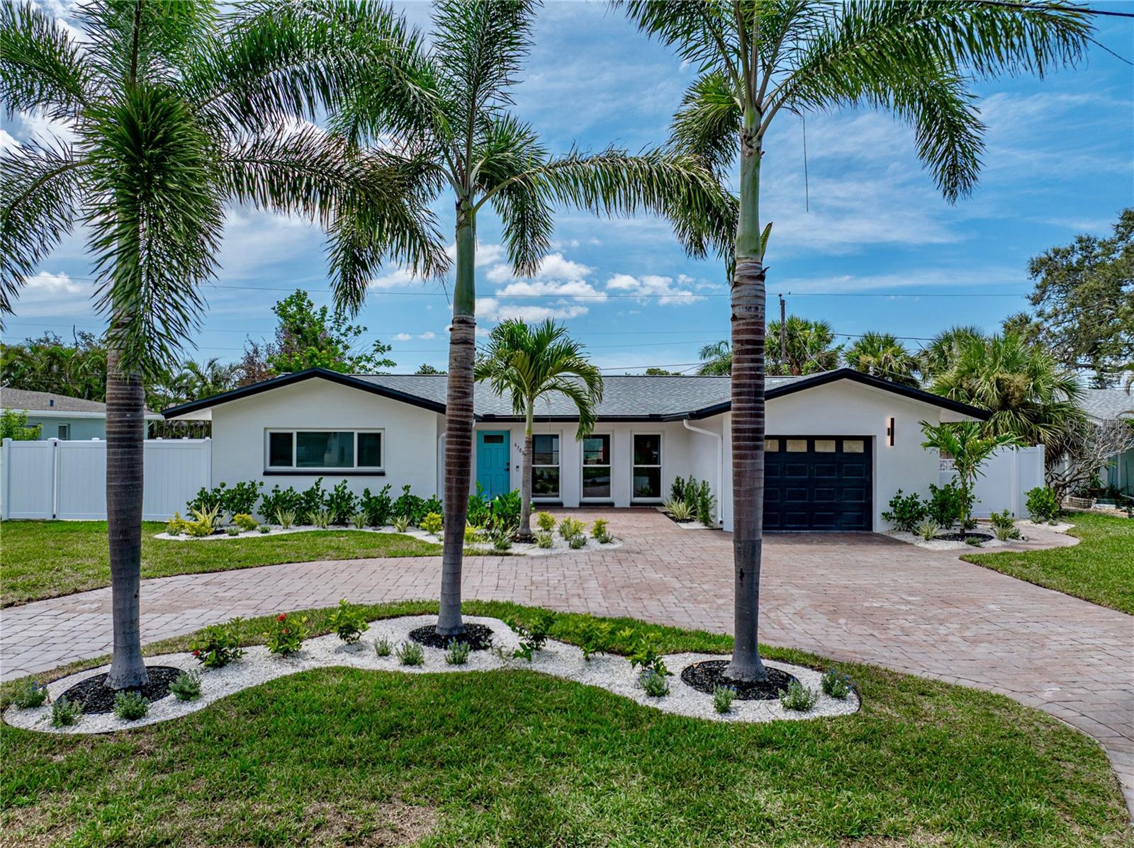Single Family Residence em ST PETERSBURG, FL - Daniel Dourado