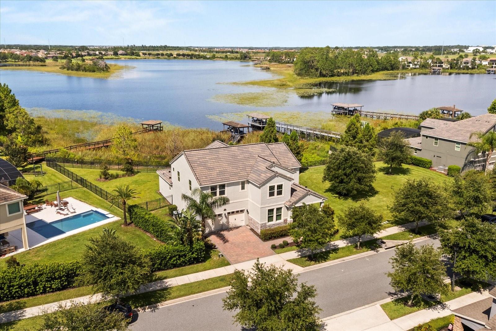 Single Family Residence in WINTER GARDEN, FL - Daniel Dourado