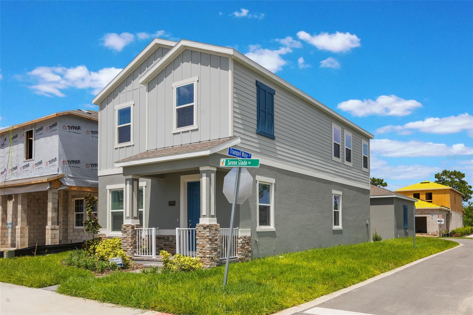 Single Family Residence in WINTER GARDEN, FL - Daniel Dourado