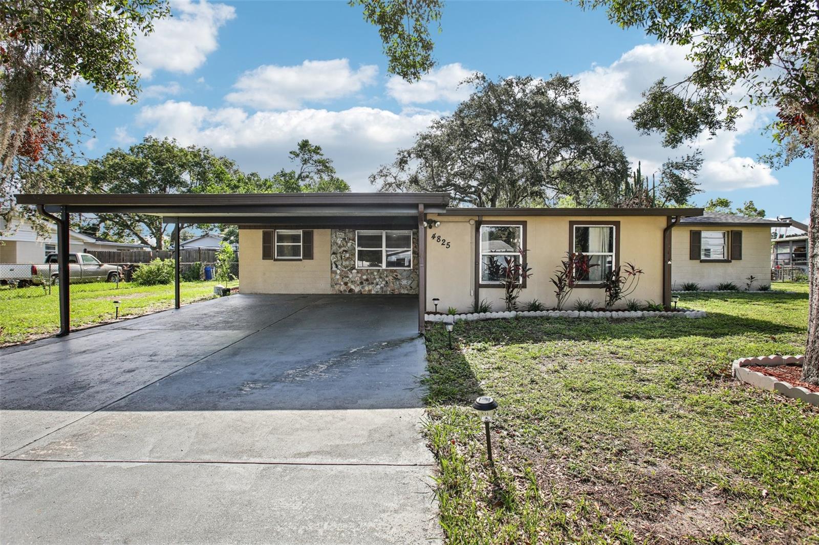 Single Family Residence in LAKELAND, FL - Daniel Dourado