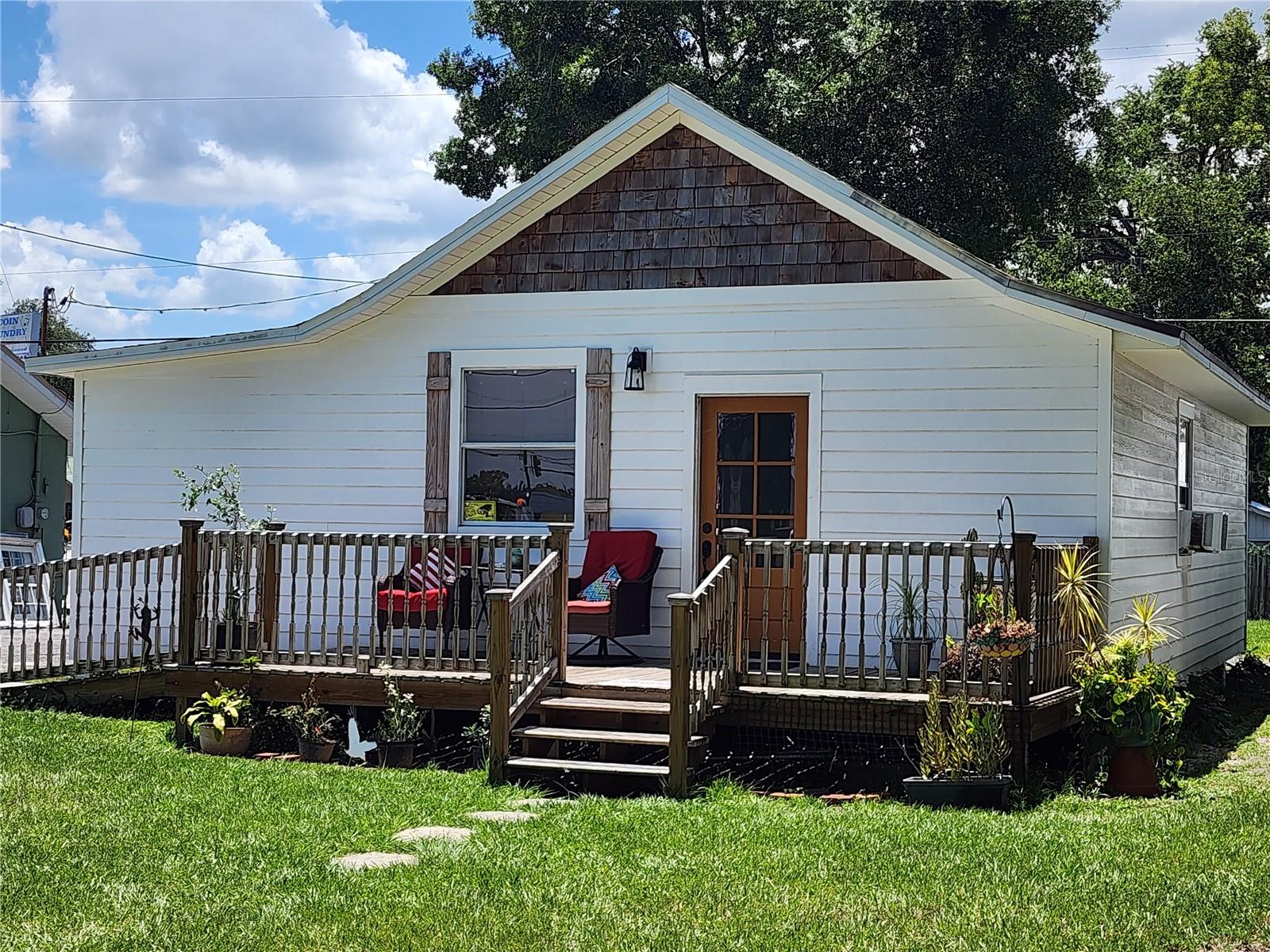 Single Family Residence in PLANT CITY, FL - Daniel Dourado