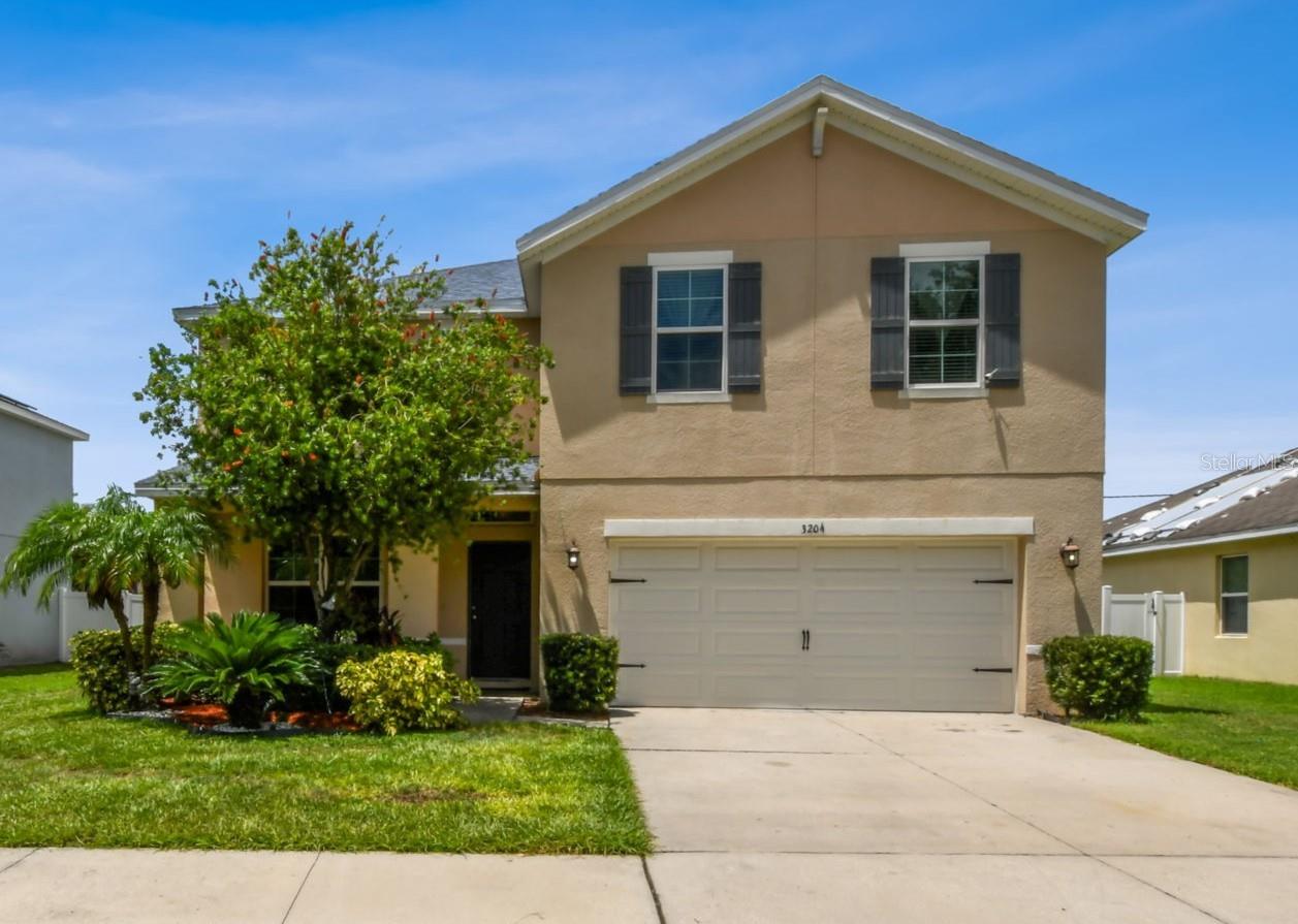 Single Family Residence in PLANT CITY, FL - Daniel Dourado