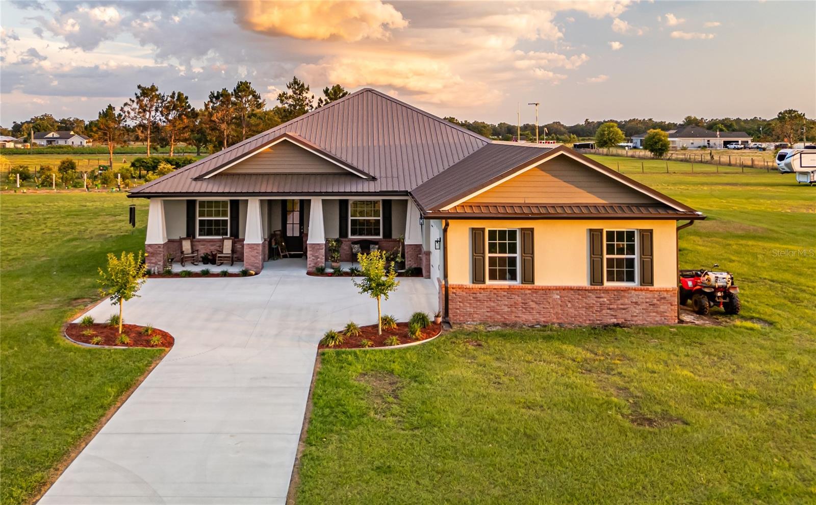 Single Family Residence in PLANT CITY, FL - Daniel Dourado