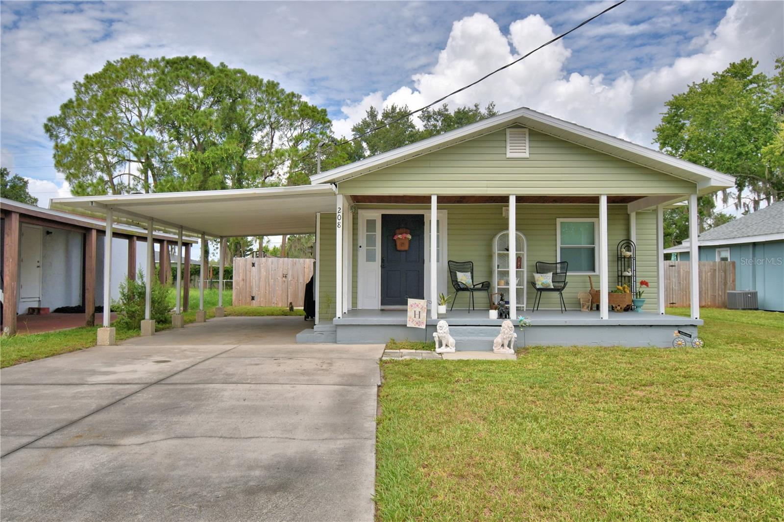 Single Family Residence in AUBURNDALE, FL - Daniel Dourado