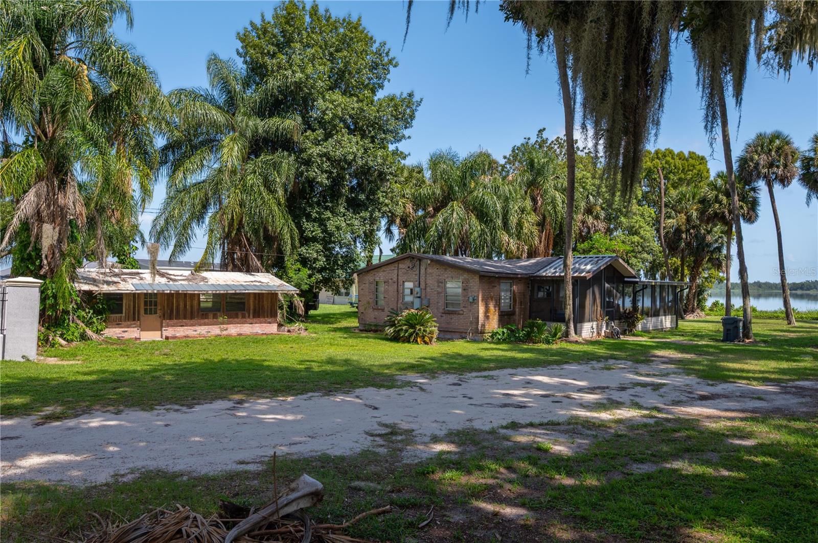 Single Family Residence in HAINES CITY, FL - Daniel Dourado