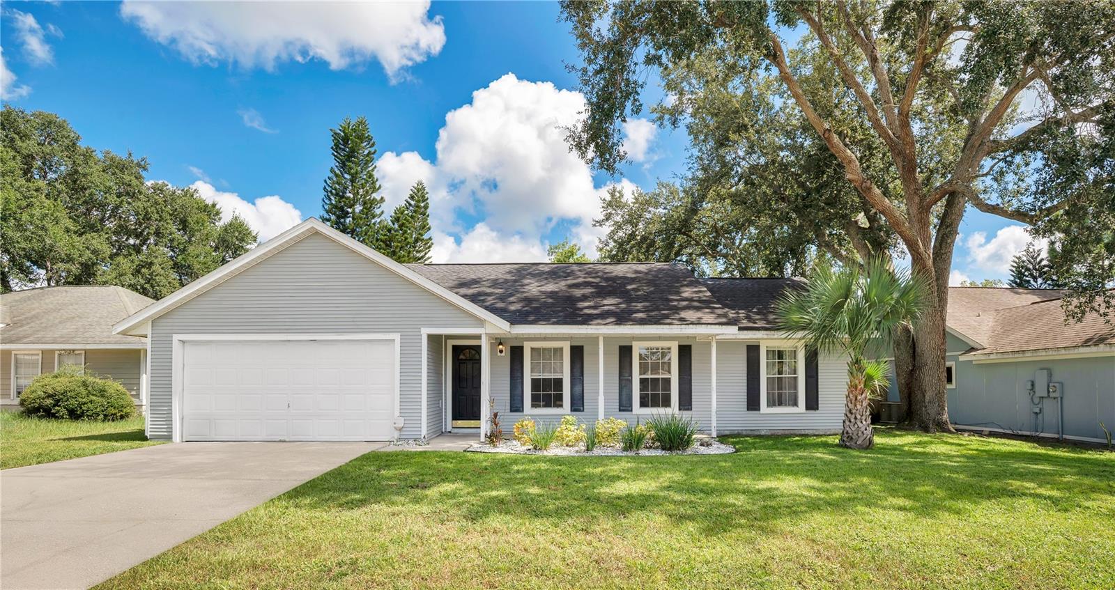 Single Family Residence em OVIEDO, FL - Daniel Dourado