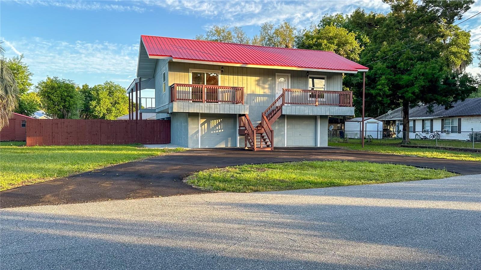 Single Family Residence in LAKE PANASOFFKEE, FL - Daniel Dourado