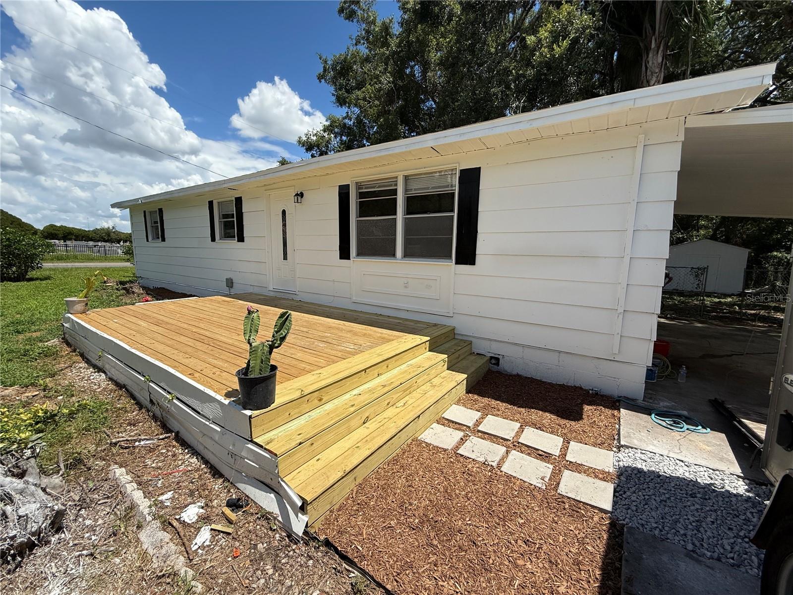 Single Family Residence in PLANT CITY, FL - Daniel Dourado