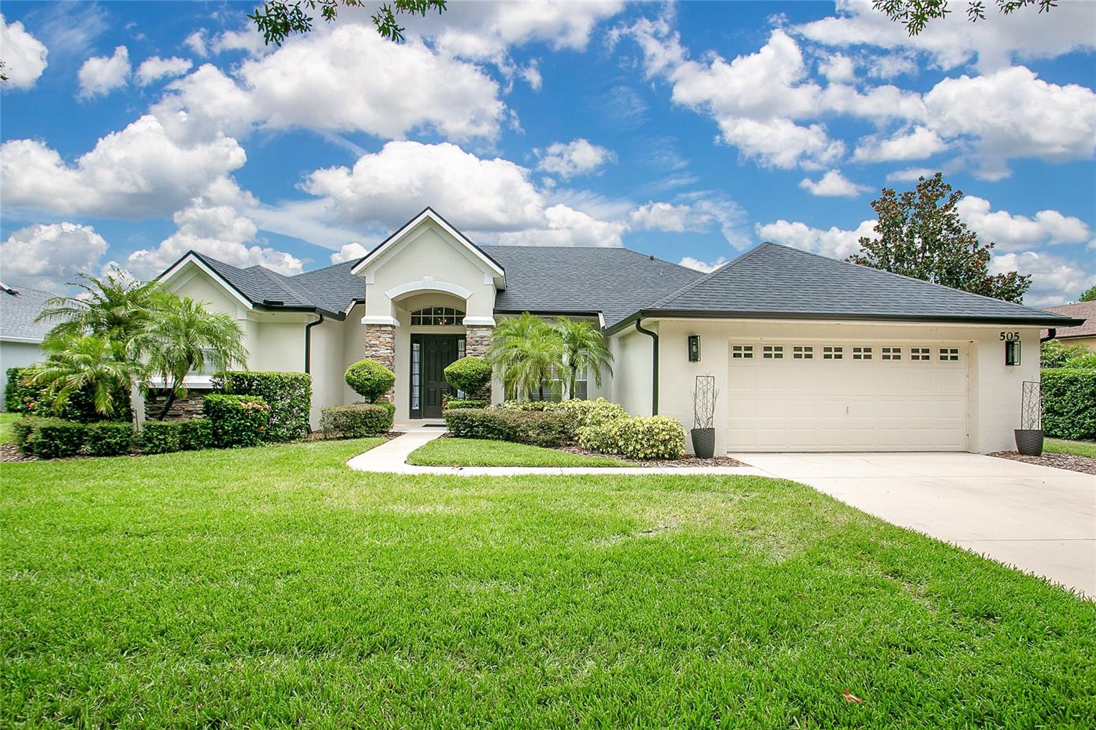 Single Family Residence in AUBURNDALE, FL - Daniel Dourado
