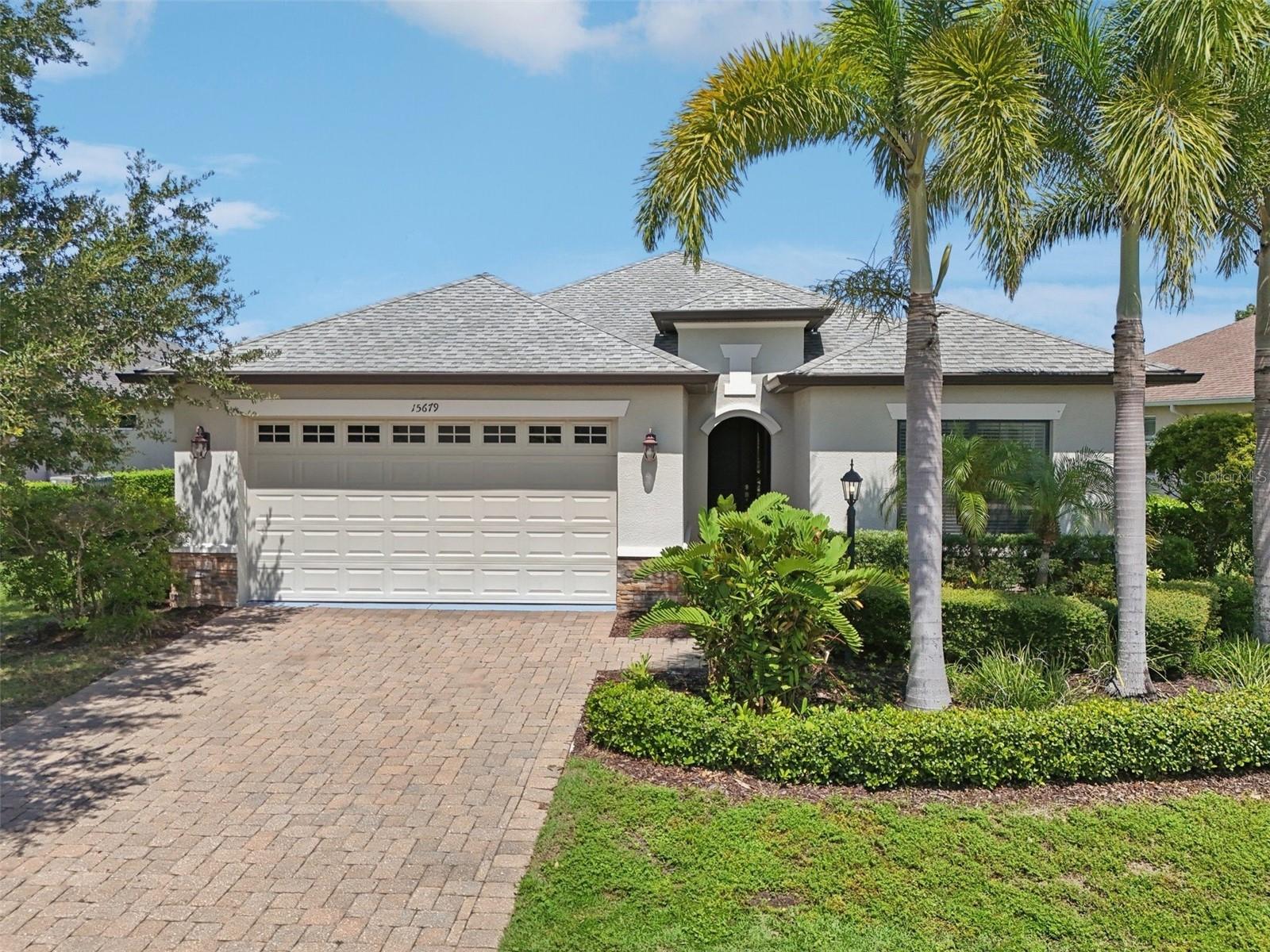 Single Family Residence in LAKEWOOD RANCH, FL - Daniel Dourado