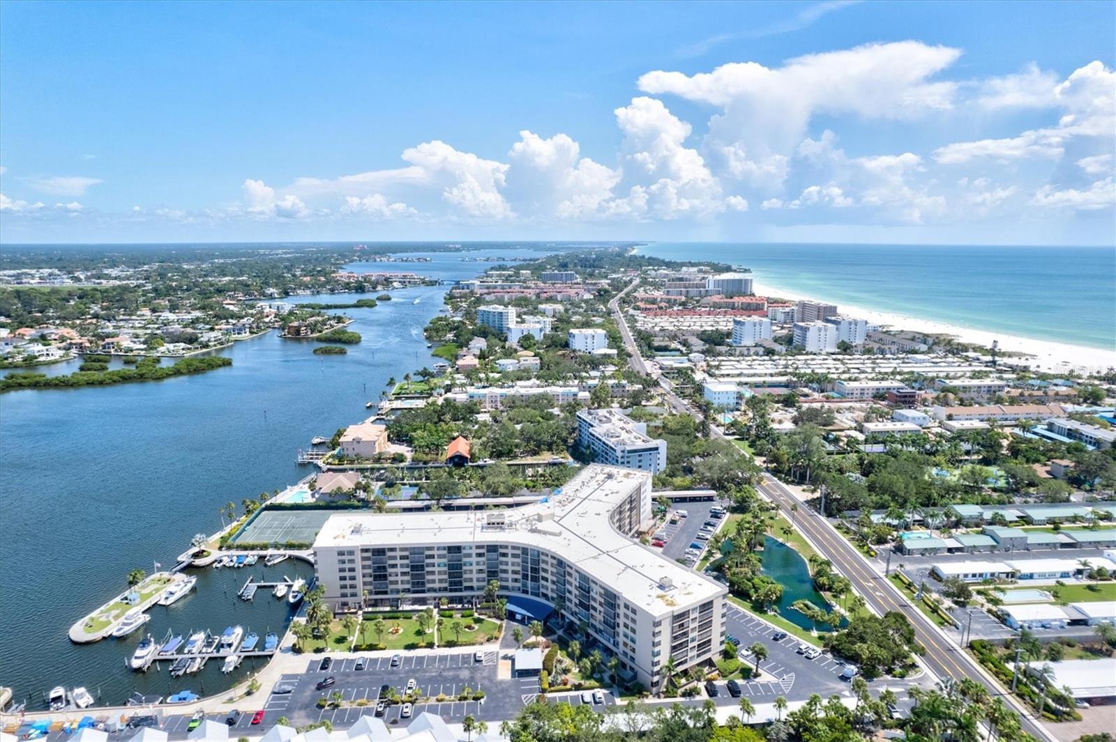 Condominium in SARASOTA, FL - Daniel Dourado