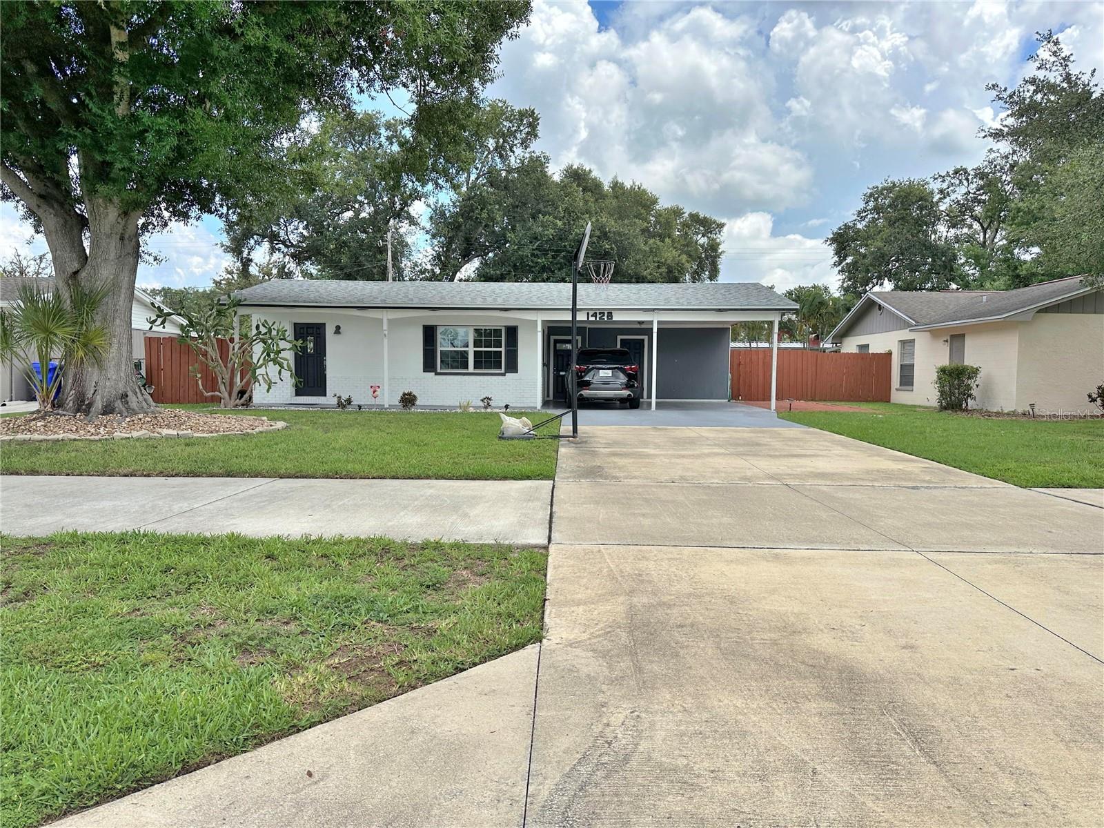 Single Family Residence in LAKELAND, FL - Daniel Dourado