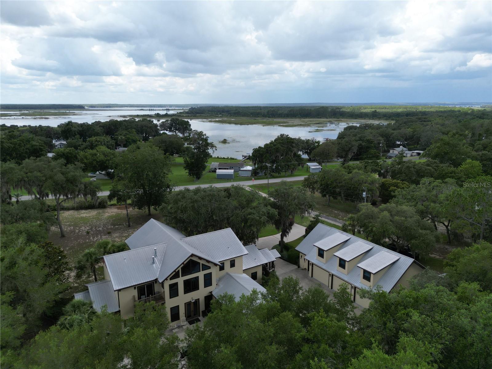 Single Family Residence in SALT SPRINGS, FL - Daniel Dourado