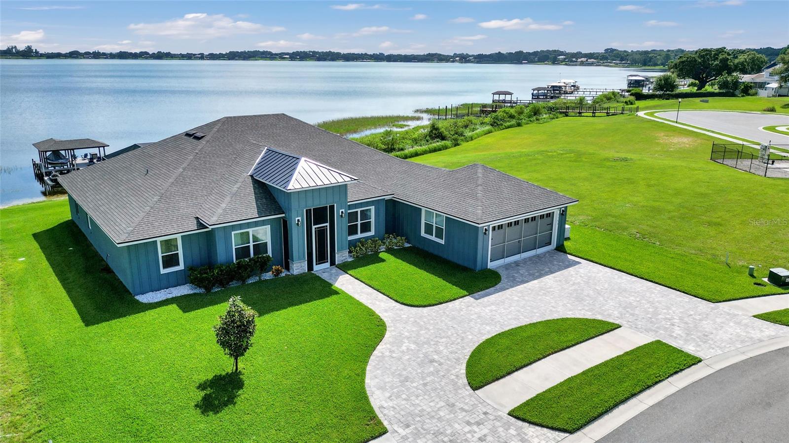 Single Family Residence in AUBURNDALE, FL - Daniel Dourado