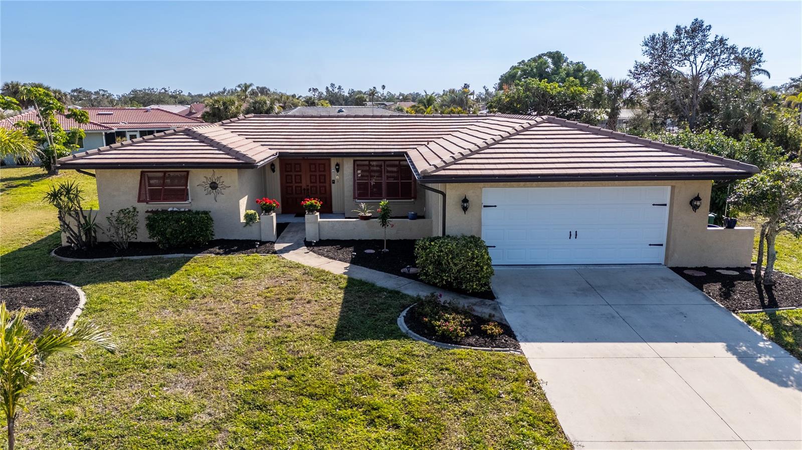 Single Family Residence in ENGLEWOOD, FL - Daniel Dourado