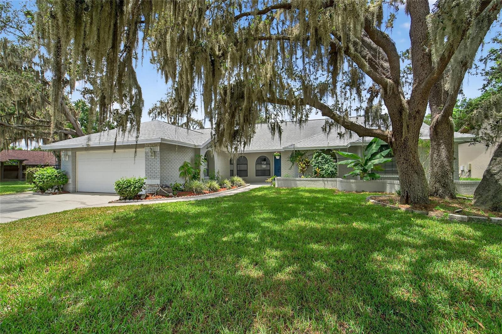 Single Family Residence in PLANT CITY, FL - Daniel Dourado