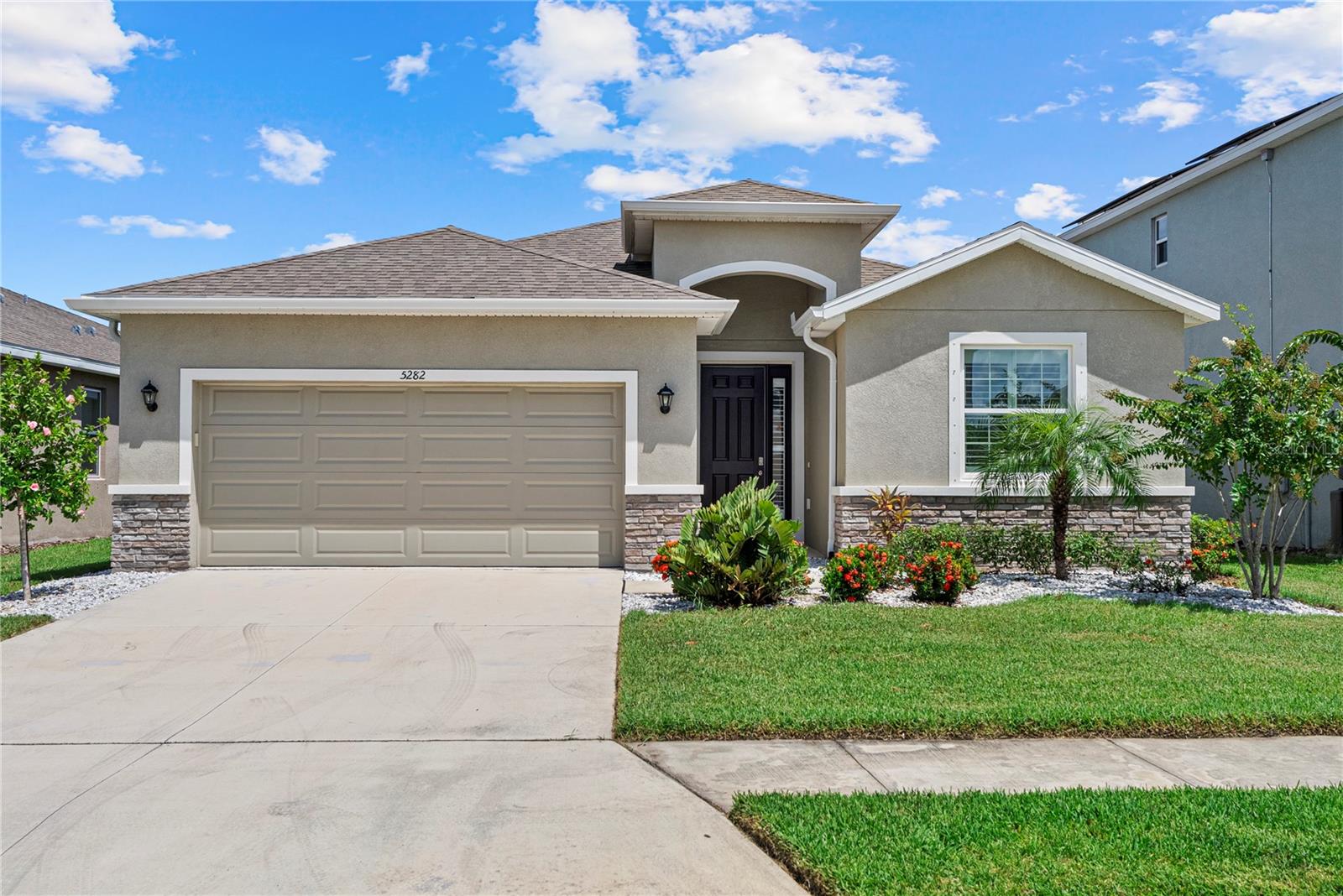 Single Family Residence in LAKEWOOD RANCH, FL - Daniel Dourado