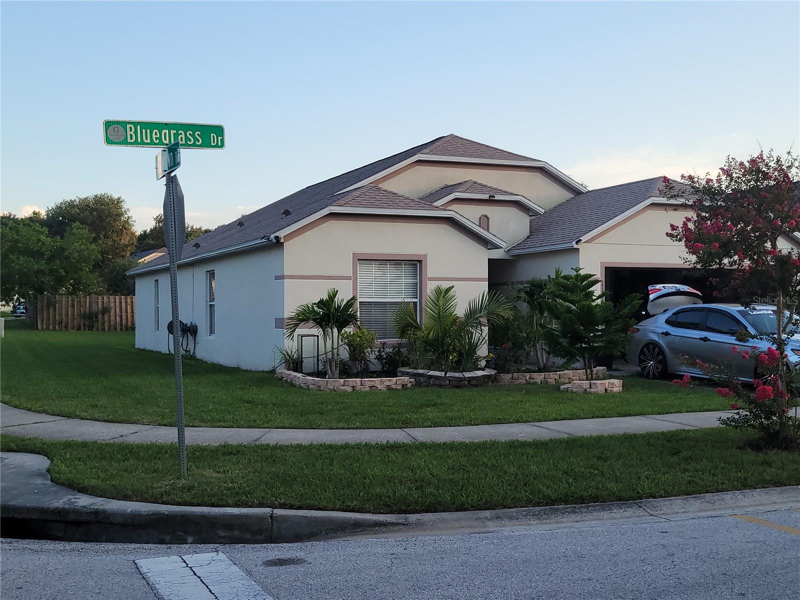 Single Family Residence in GROVELAND, FL - Daniel Dourado